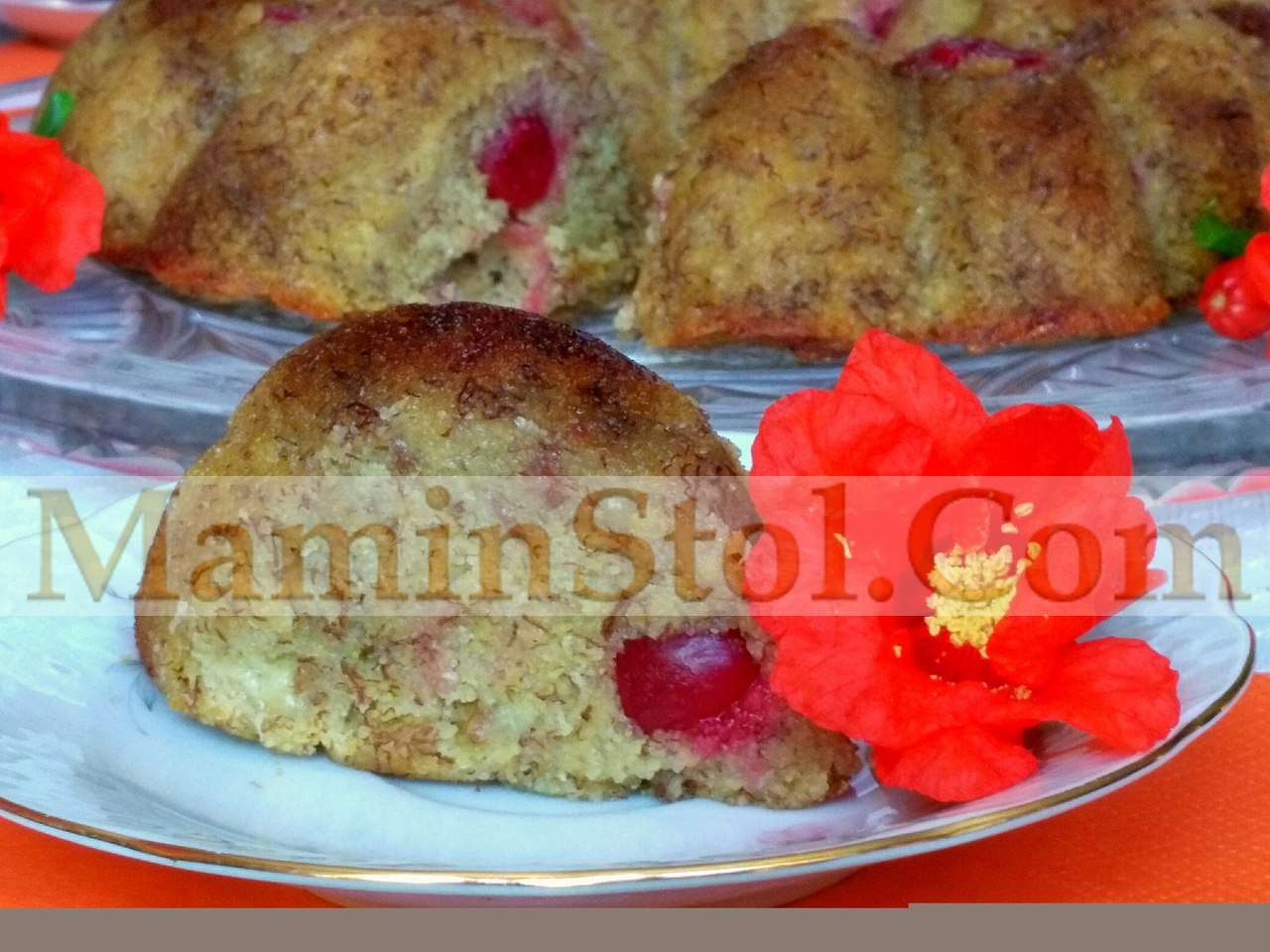 Манник кукурузный без яиц, муки и сахара с вишнями Манник кукурузный без яиц, муки и сахара с вишнями