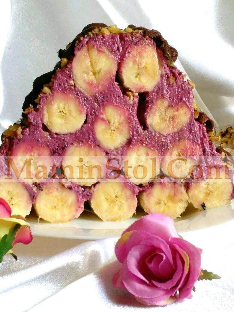 'Творожный' торт из тофу с черной смородиной и бананами 'Творожный' торт из тофу с черной смородиной и бананами