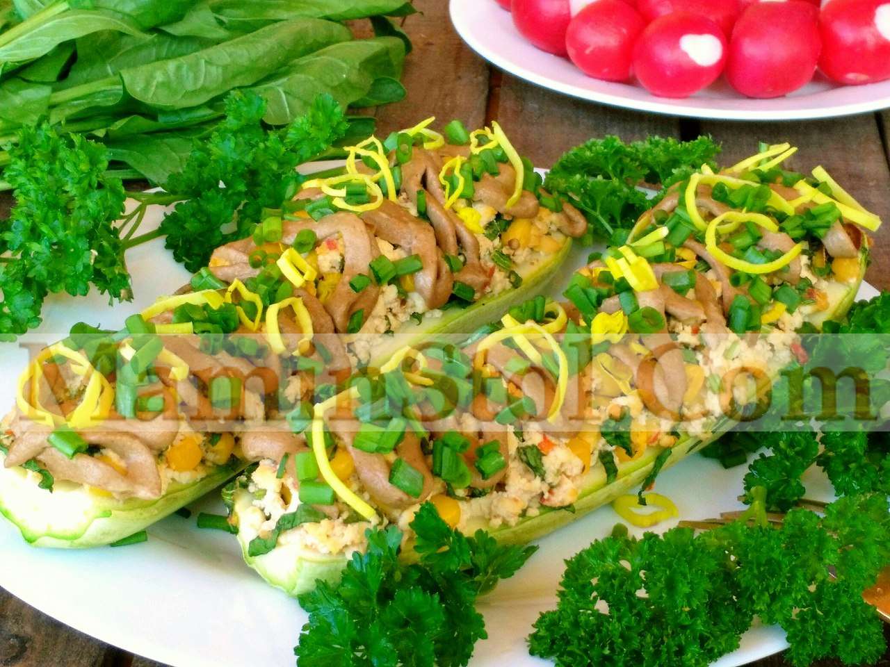 Кабачок фаршированный с тофу