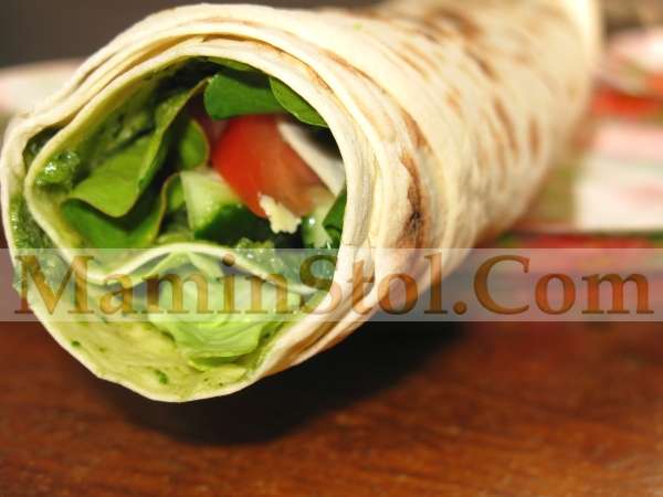 Сочный рулет с овощами