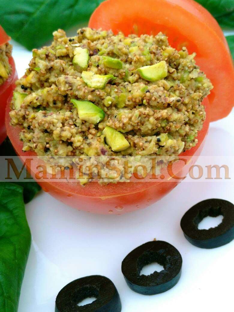 Помидоры с фисташками и амарантом