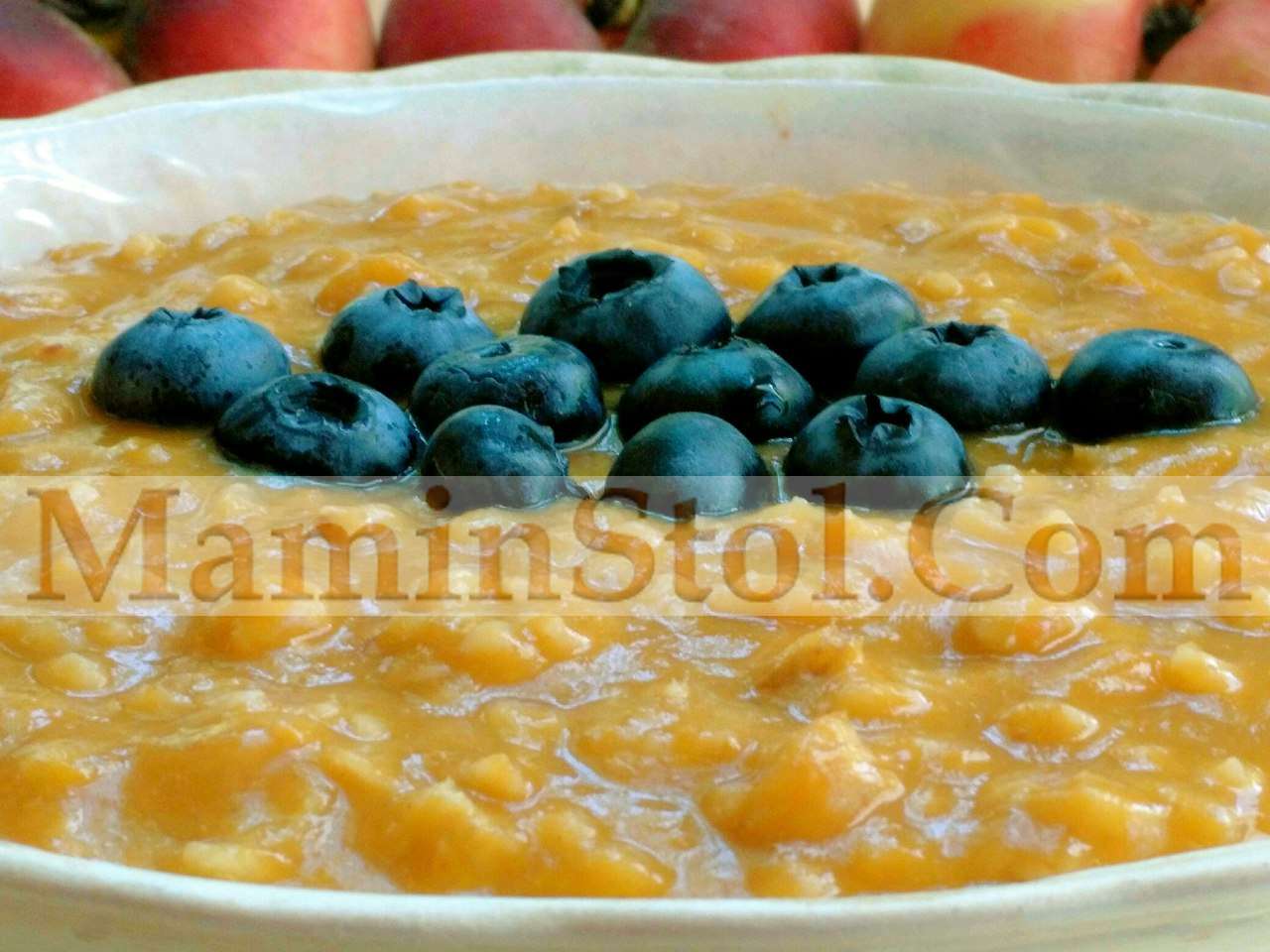 Овсянка персиковая с голубикой