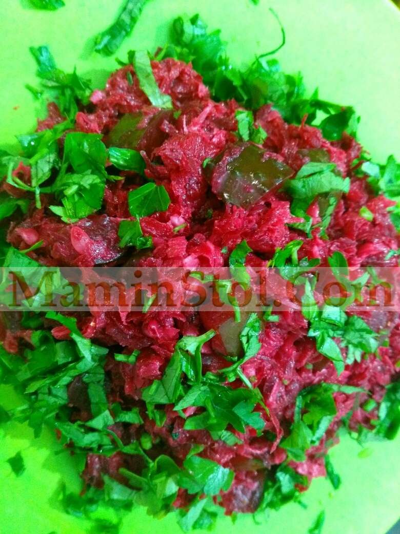 Салатик из свеклы с корневым сельдереем
