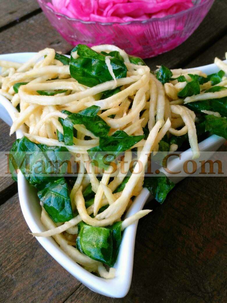 Маринованный корневой сельдерей со шпинатом