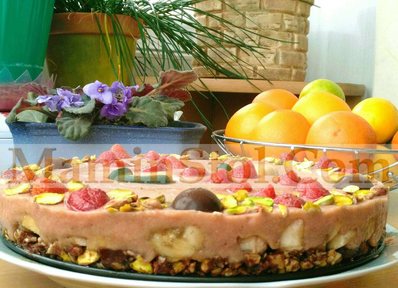 Фруктовый торт на шоколадном грильяже