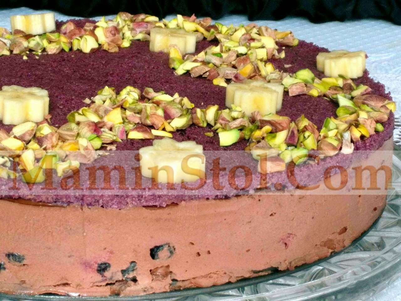 Муссовый шоколадный торт с черникой