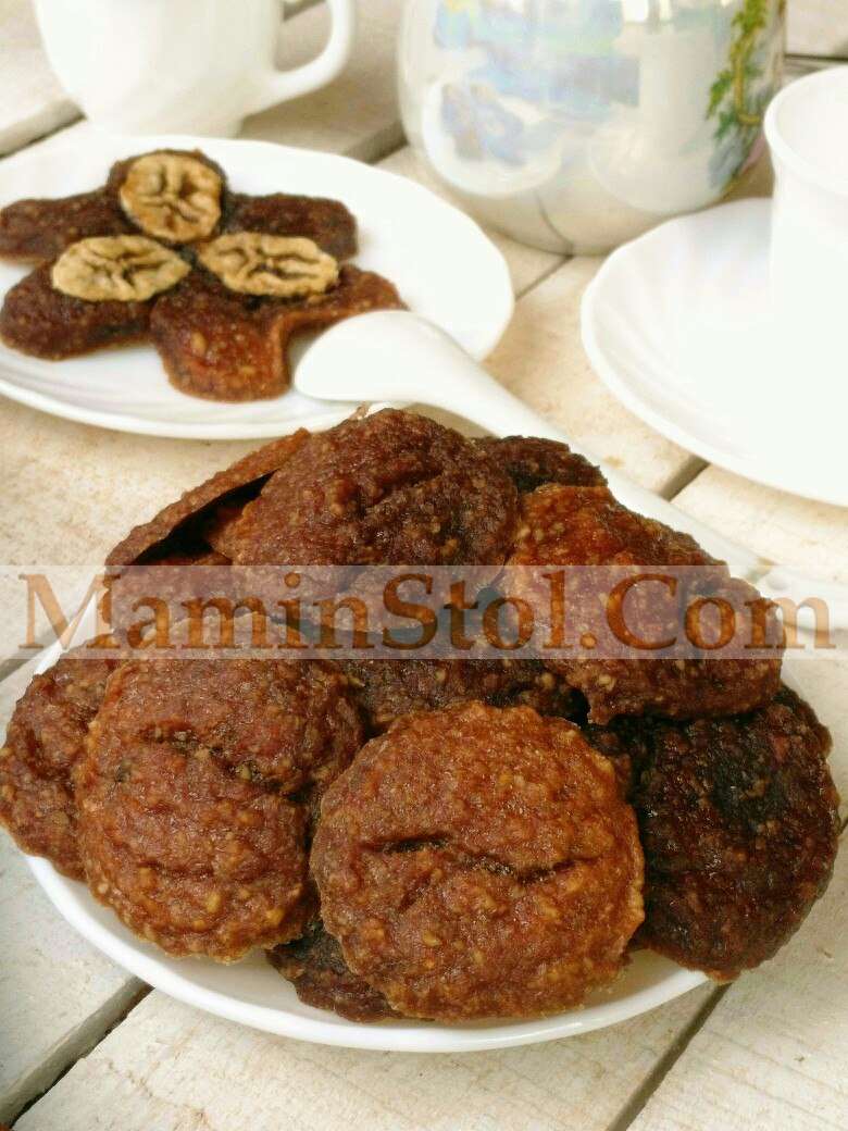 Печенье без выпечки из хурмы и грецкого ореха с бананом Печенье без выпечки из хурмы и грецкого ореха с бананом