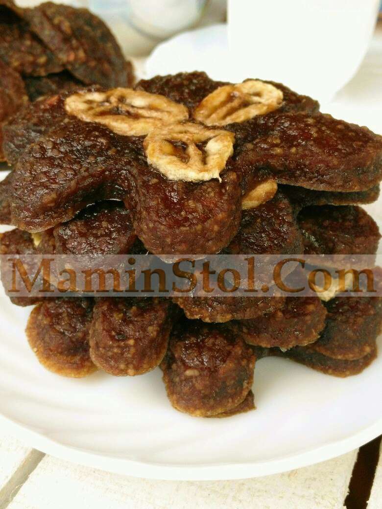 Печенье без выпечки из хурмы и грецкого ореха с бананом Печенье без выпечки из хурмы и грецкого ореха с бананом