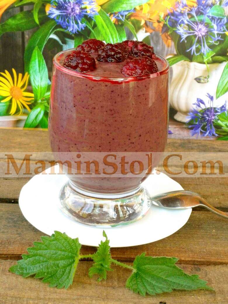 Шоколадный мусс с черной шелковицей и крапивой Шоколадный мусс с черной шелковицей и крапивой