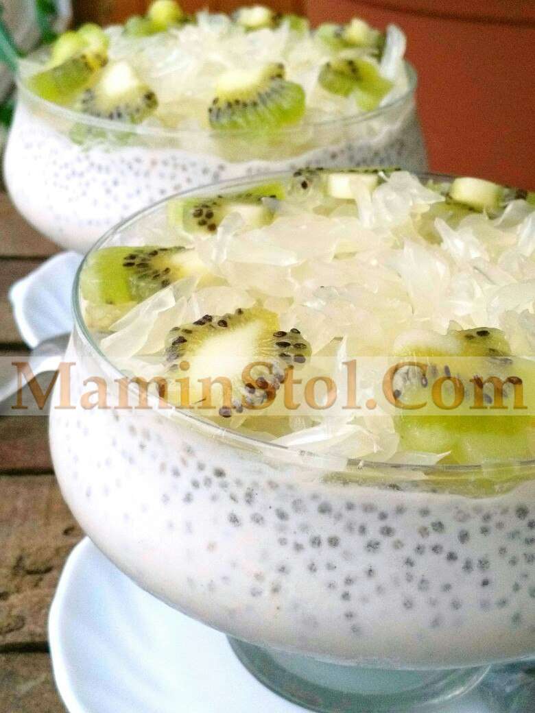 «Сливочный» десерт из семян чиа с помело и киви «Сливочный» десерт из семян чиа с помело и киви