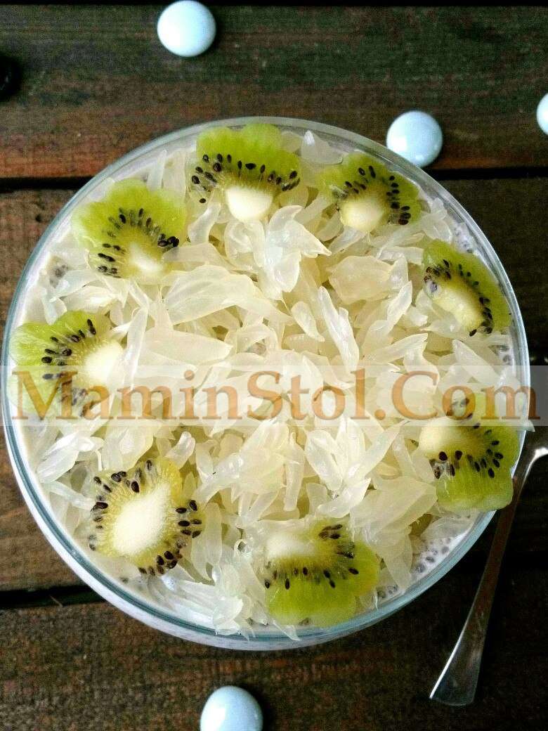 «Сливочный» десерт из семян чиа с помело и киви «Сливочный» десерт из семян чиа с помело и киви