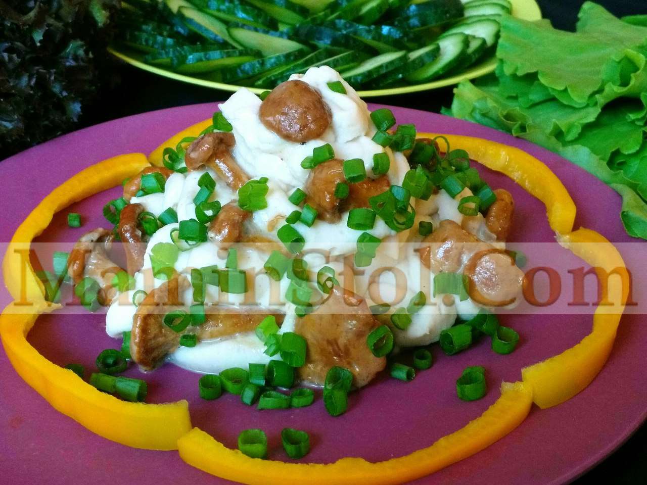 Пюре из белой фасоли с лисичками