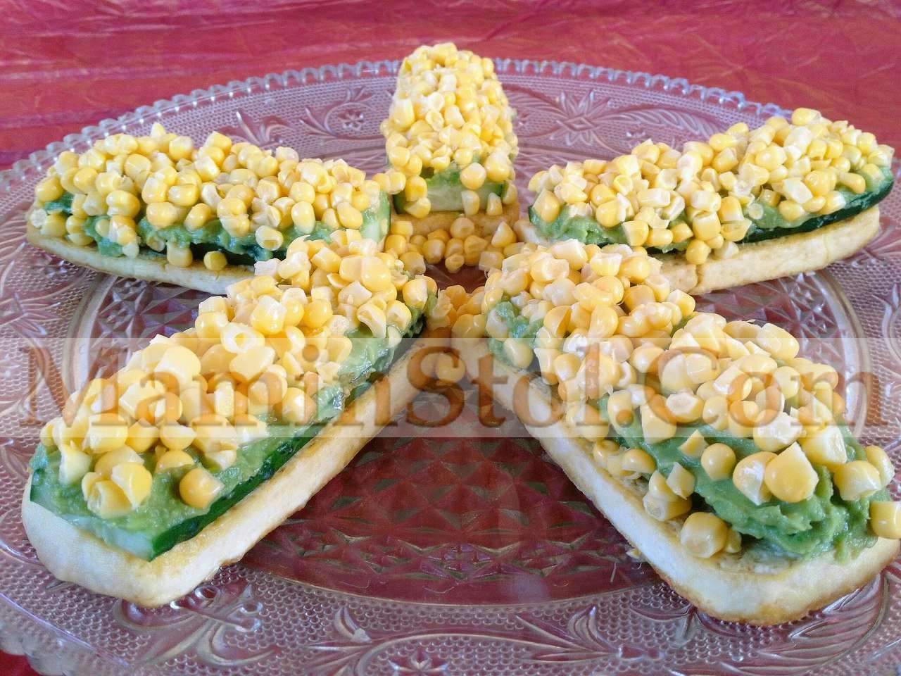 Stella tofu с веганской красной 'икрой'