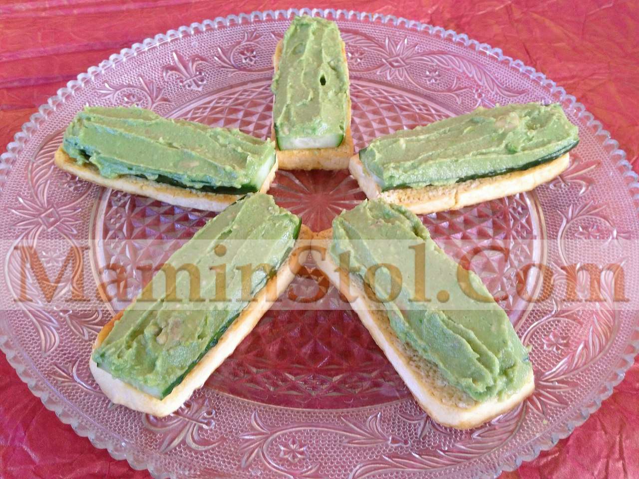 Stella tofu с веганской красной 'икрой'