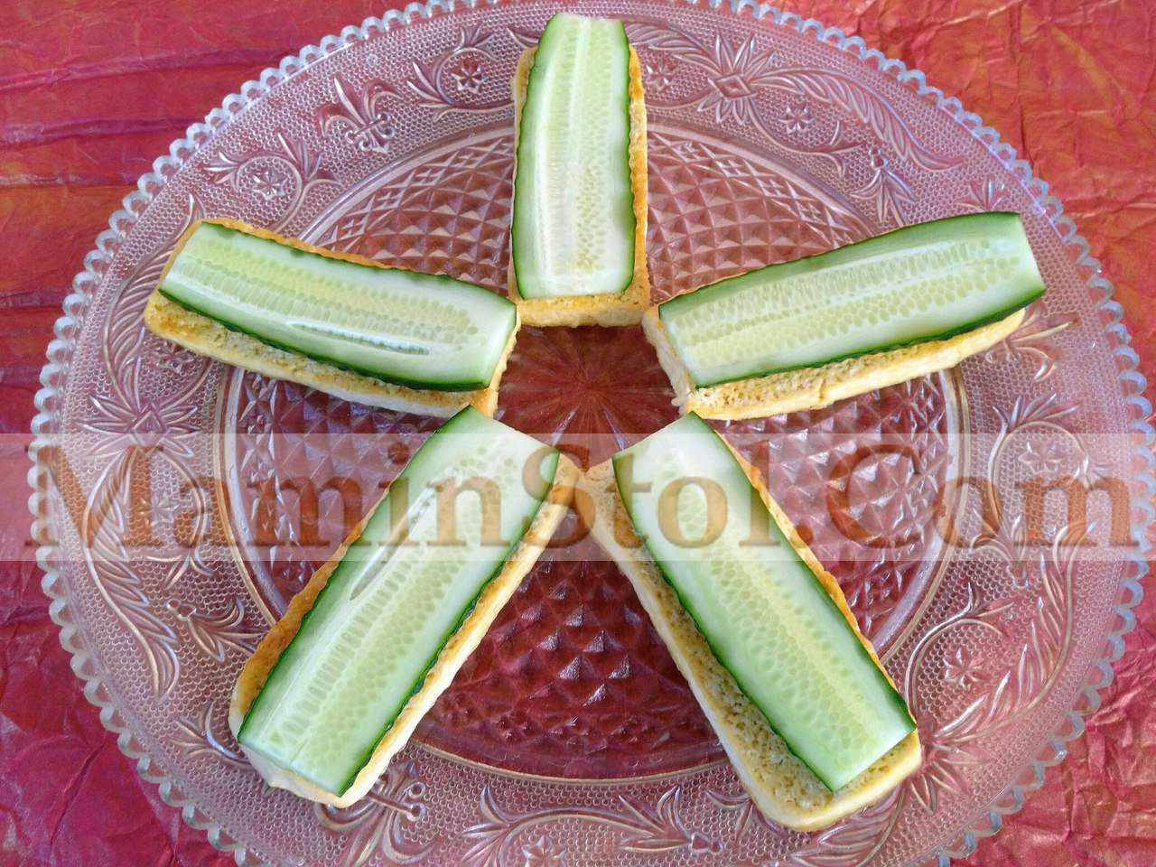 Stella tofu с веганской красной 'икрой'