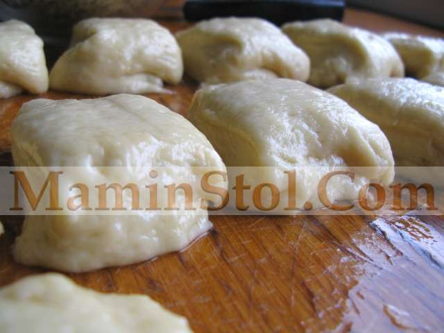 Венгерский дрожжевой пирог с шоколадной начинкой Венгерский дрожжевой пирог с шоколадной начинкой