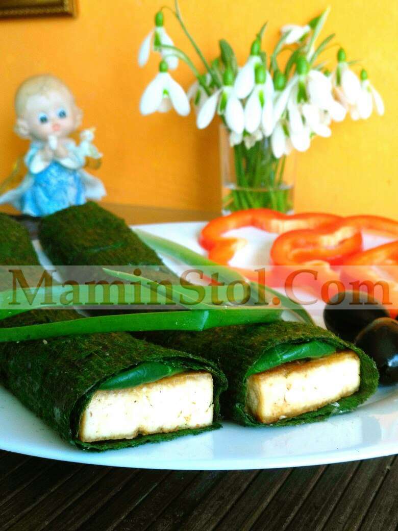 Роллы с тофу и шпинатом