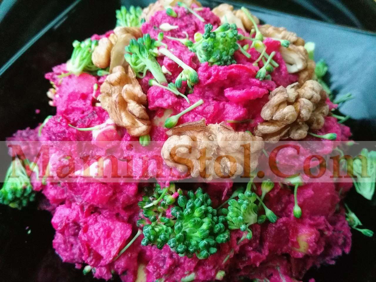 Салат из свеклы с брокколи и яблоком Салат из свеклы с брокколи и яблоком