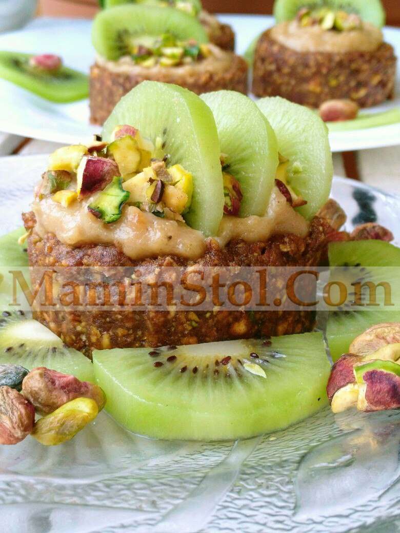 Фисташковые пирожные с киви Фисташковые пирожные с киви