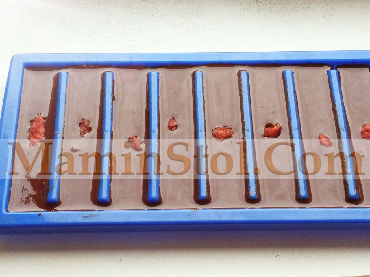 Шоколад с ягодами годжи Шоколад с ягодами годжи