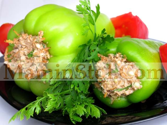 Фаршированный перец с орехами Фаршированный перец с орехами