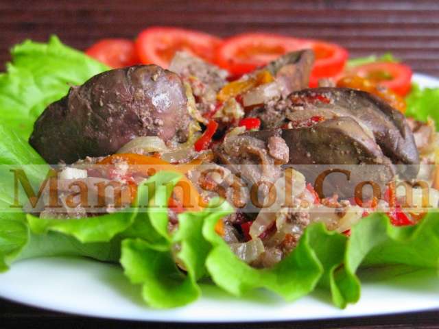 Печень куриная с китайской капустой и паприкой Печень куриная с китайской капустой и паприкой