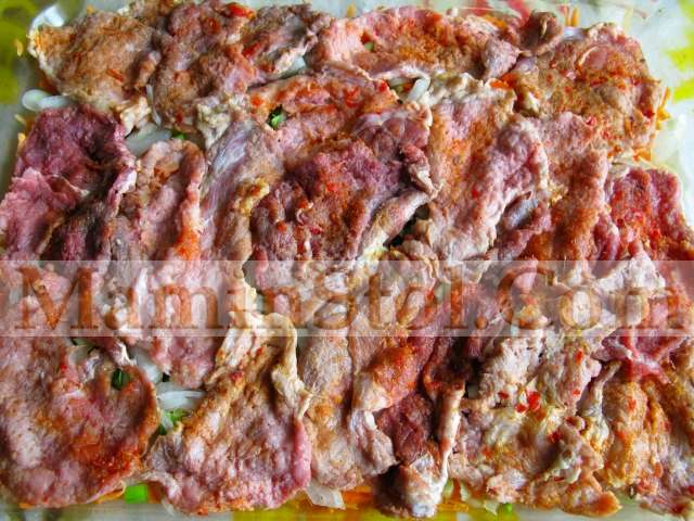 Свинные отбивные в духовке с овощами Свинные отбивные в духовке с овощами